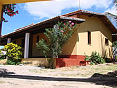 Vende-se 1 Casa e 2 Chal&eacute;s em Canoa Quebrada