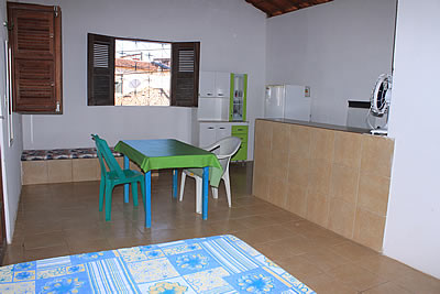 Guia de hospedagem de Canoa Quebrada: hot&eacute;is, pousadas, albergues, camping, flats, apartamentos e casas para temporada.
