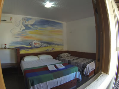 Guia de hospedagem de Canoa Quebrada: hot&eacute;is, pousadas, albergues, camping, flats, apartamentos e casas para temporada.