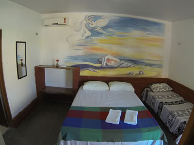 Guia de hospedagem de Canoa Quebrada: hot&eacute;is, pousadas, albergues, camping, flats, apartamentos e casas para temporada.