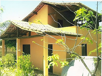 Guia de hospedagem de Canoa Quebrada: hot&eacute;is, pousadas, albergues, camping, flats, apartamentos e casas para temporada.